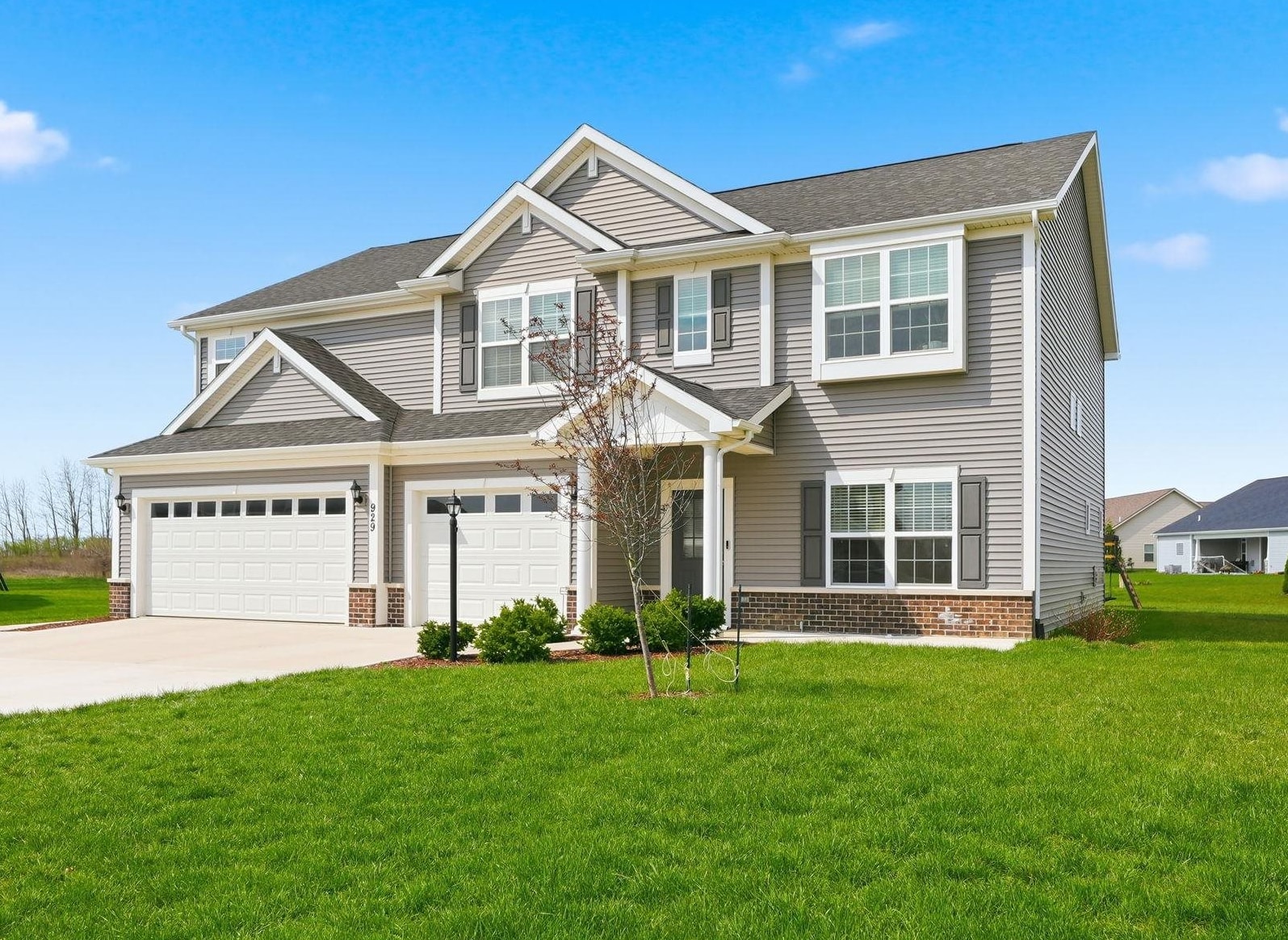 929 Meravi Cove Fort Wayne, IN 46818 - Photo 2 of 33