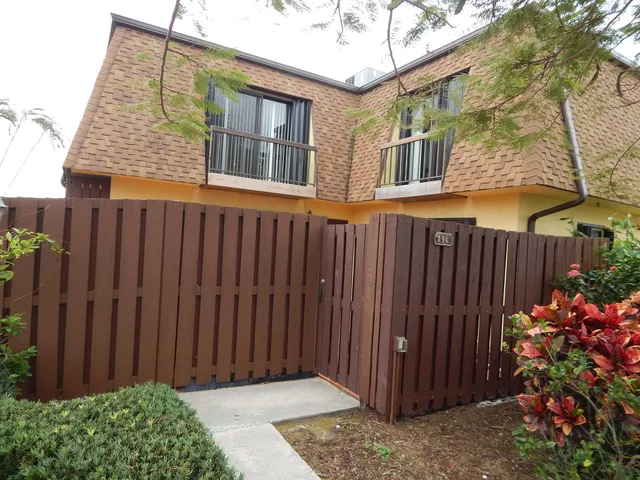 $2,600 | 110 North Delaware Boulevard, Unit 13C, Jupiter, FL 33458