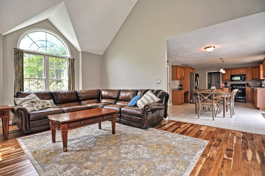 29 Rhodes Street Plainville, MA 02762 - Photo 7 of 30 Gallery Image 7