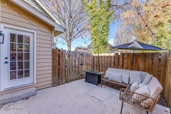 $2,595 | 8930 Wesley Place, Knoxville, TN 37922