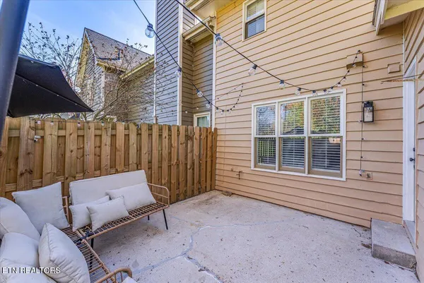 $2,595 | 8930 Wesley Place, Knoxville, TN 37922