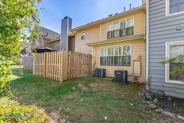 $2,595 | 8930 Wesley Place, Knoxville, TN 37922