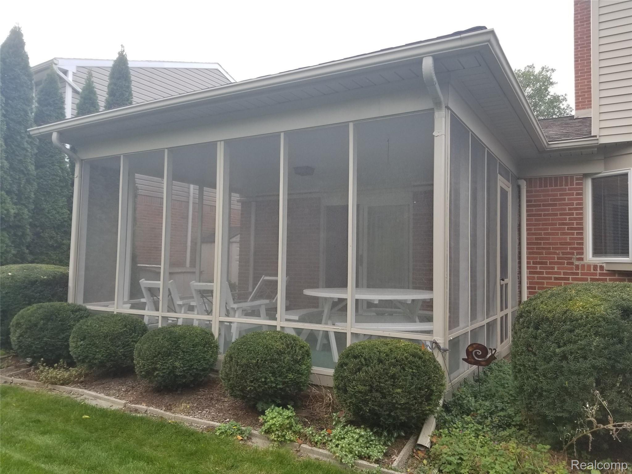 16146 Riverside Drive Livonia, MI 48154 - Photo 23 of 26 SCREEN PORCH