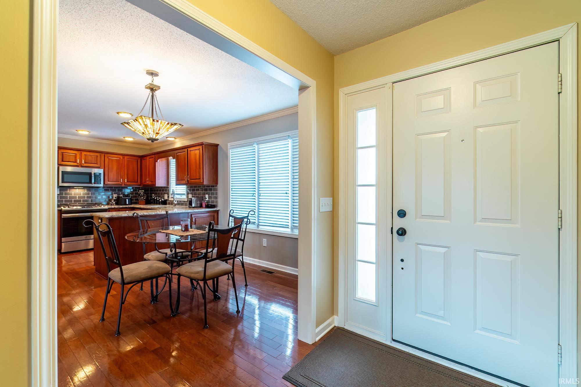 2025 York Ridge Place Fort Wayne, IN 46818 - Photo 5 of 23 Gallery Image 5