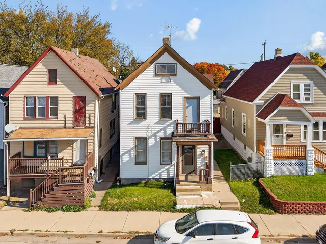 $165,000 | 1930 South 13th Street, Milwaukee, WI 53204
