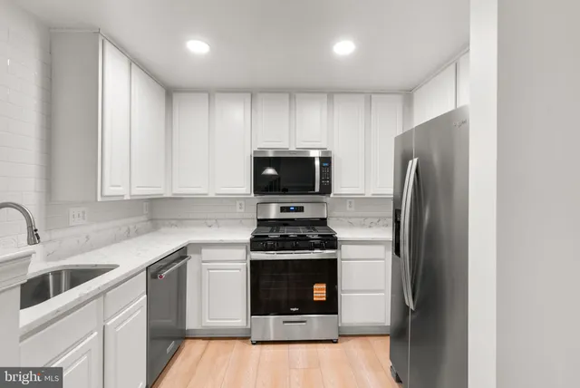 $523,000 | 139 Chevy Chase Street, Unit 139, Gaithersburg, MD 20878