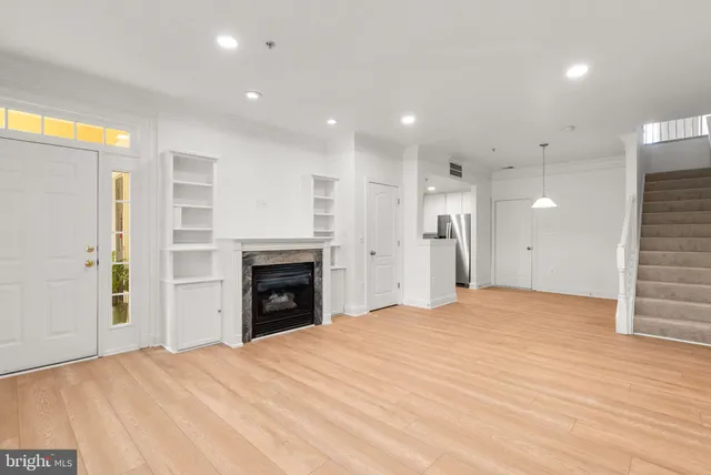 $523,000 | 139 Chevy Chase Street, Unit 139, Gaithersburg, MD 20878