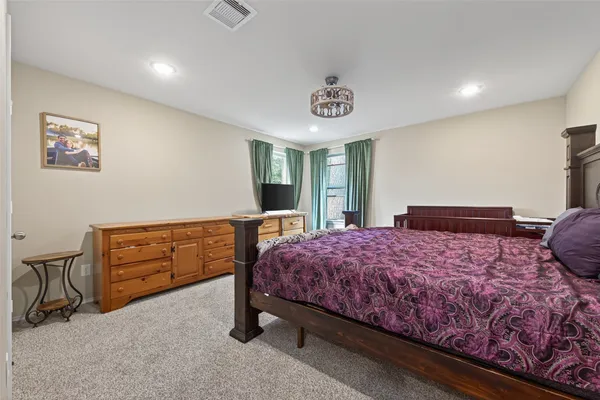 $2,300 | 804 Pearl River, Conroe, TX 77316