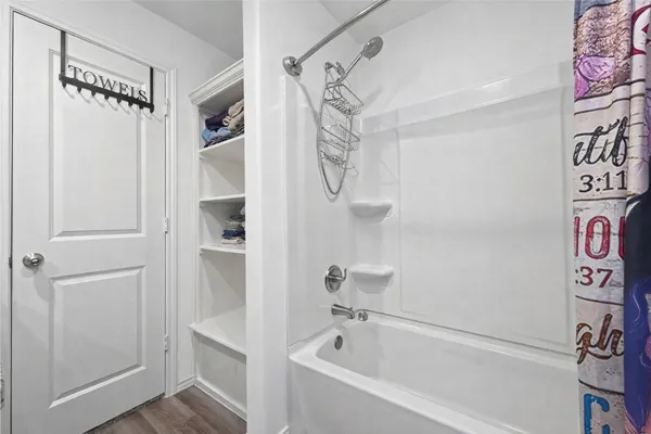 $2,000 | 804 Pearl River, Conroe, TX 77316