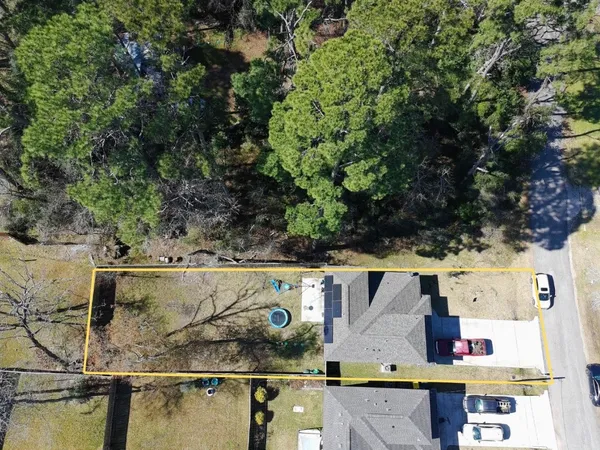 $2,000 | 804 Pearl River, Conroe, TX 77316