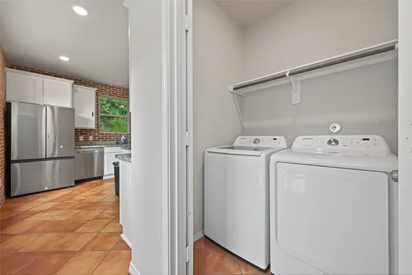 $2,000 | 804 Pearl River, Conroe, TX 77316