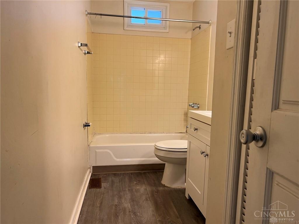 2568 Adams Road Cincinnati, OH 45231 - Photo 6 of 10