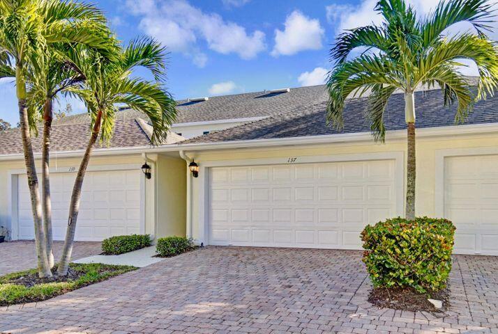137 Courtenay Court Jupiter, FL 33458 - Photo 4 of 8 courtenay garage