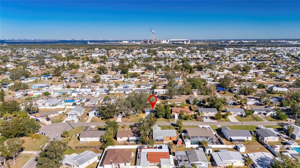 527 Fox Run Trail Apollo Beach, FL 33572 - Photo 60 of 73 an aerial view of a city