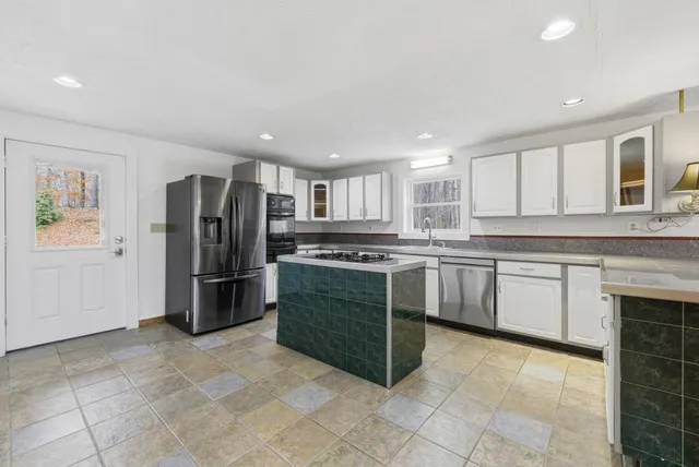 $645,000 | 532 Frank C Gilman Highway, Alton, NH 03809