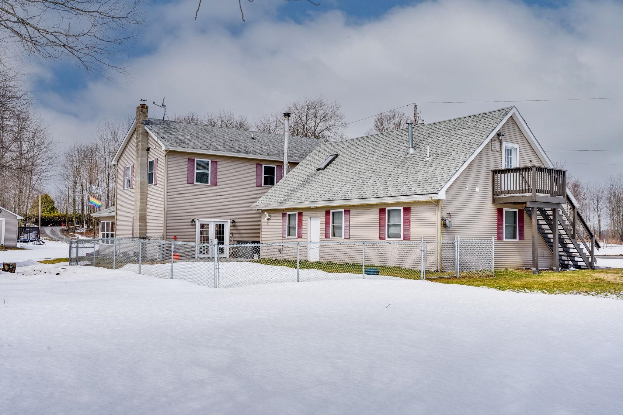527 Cummings Road Barre Town, VT 05641 - Photo 3 of 39