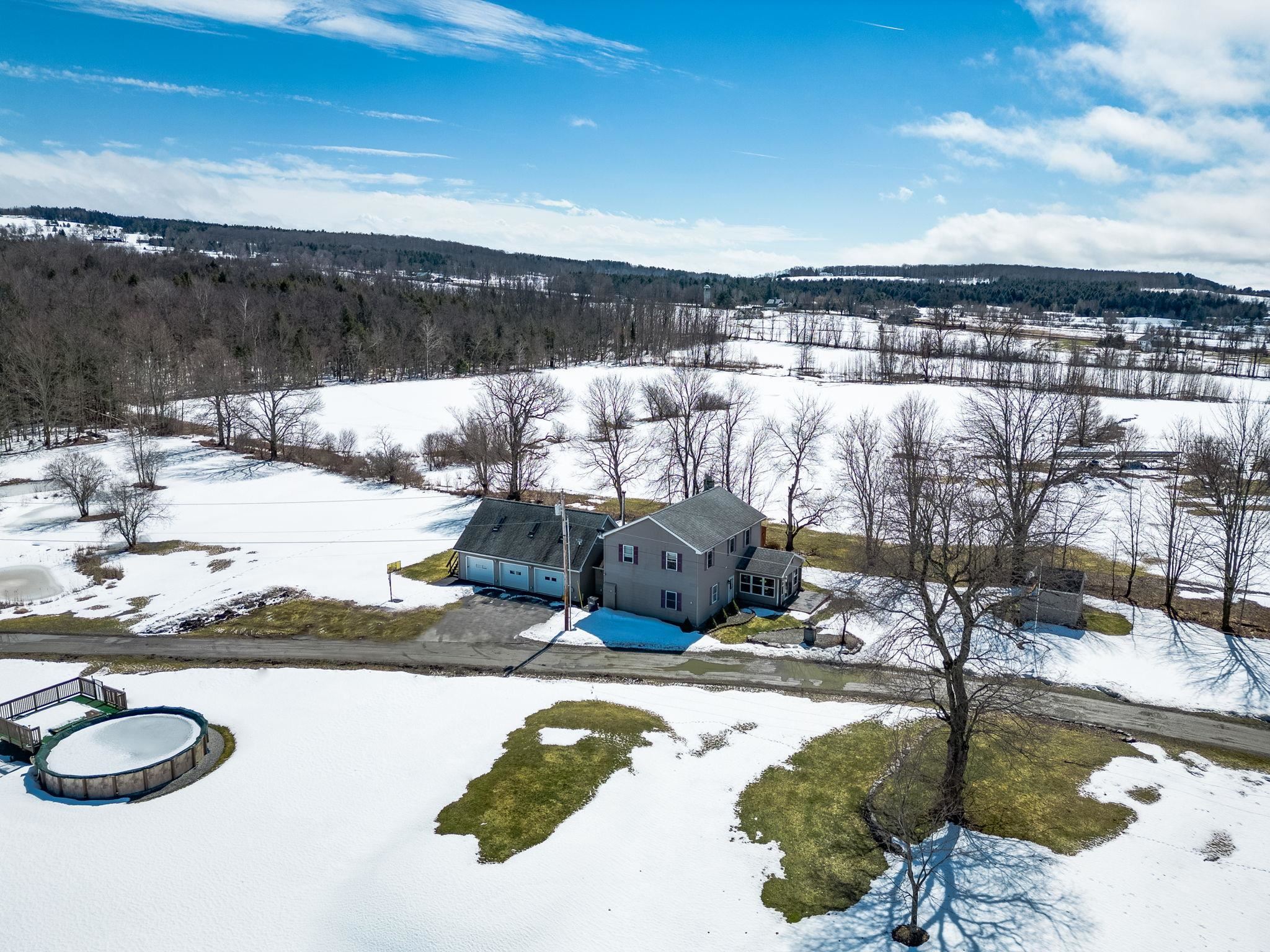 527 Cummings Road Barre Town, VT 05641 - Photo 4 of 39