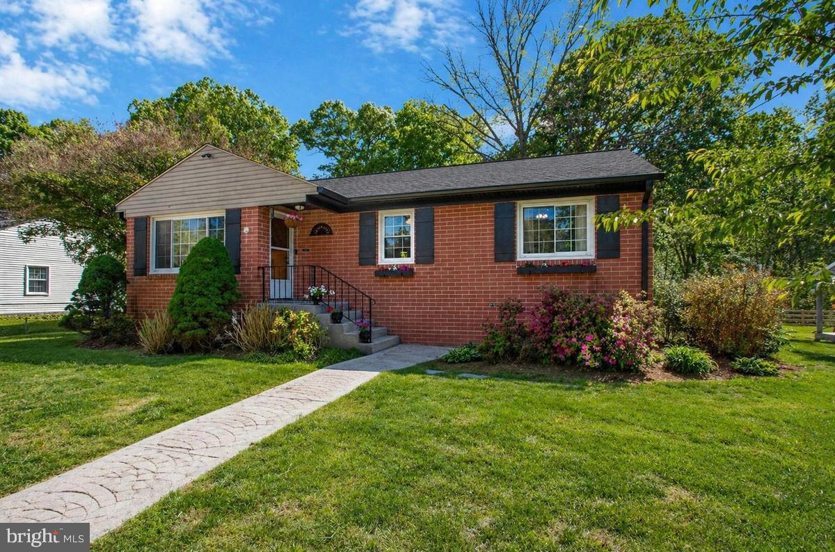 24 Robshire Manor Road Huntingtown, MD 20639 - Photo 3 of 55