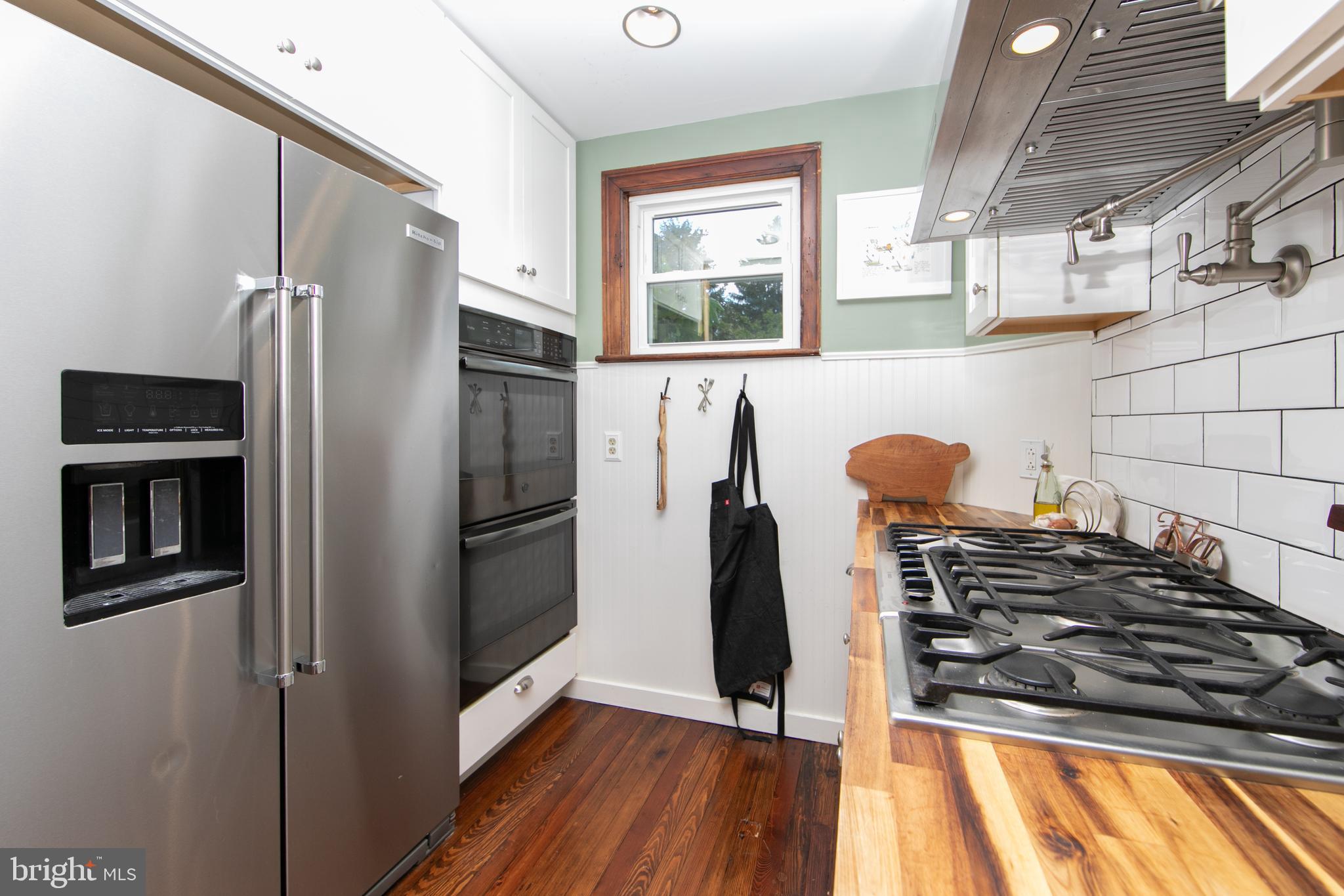 201 Chestnut Street Audubon, NJ 08106 - Photo 29 of 53 Kitchen / Cook top & Double wall ovens