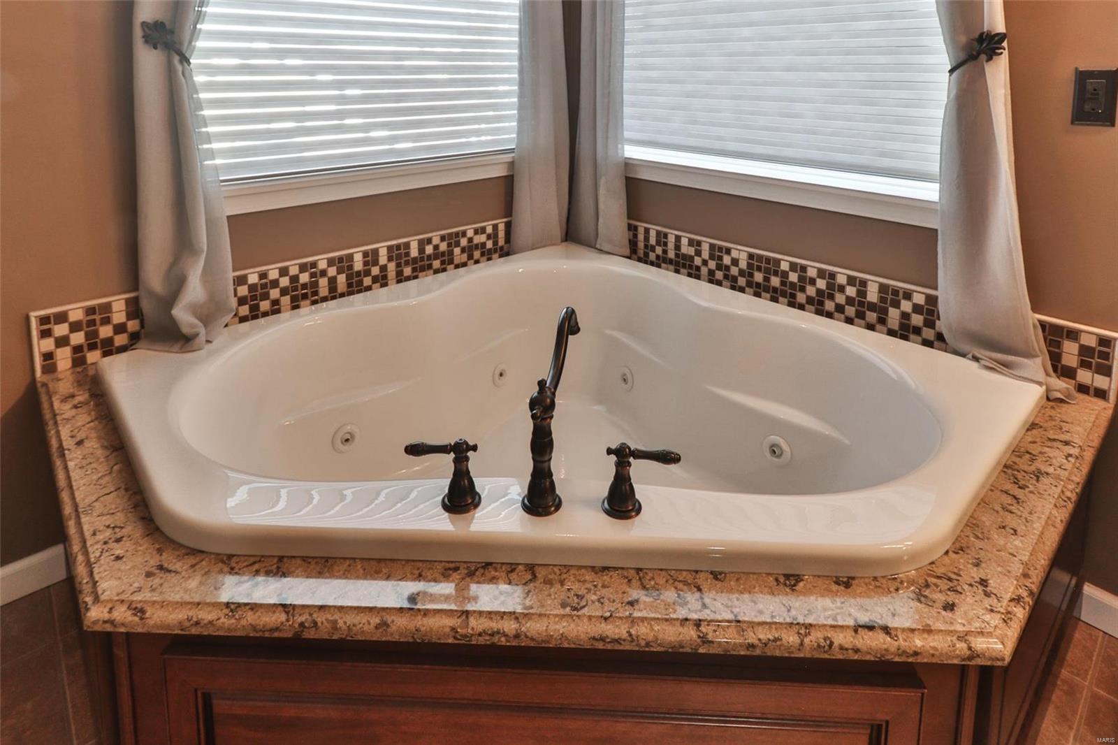 578 Castle Ridge Drive Ballwin, MO 63021 - Photo 22 of 40 Gallery Image 22