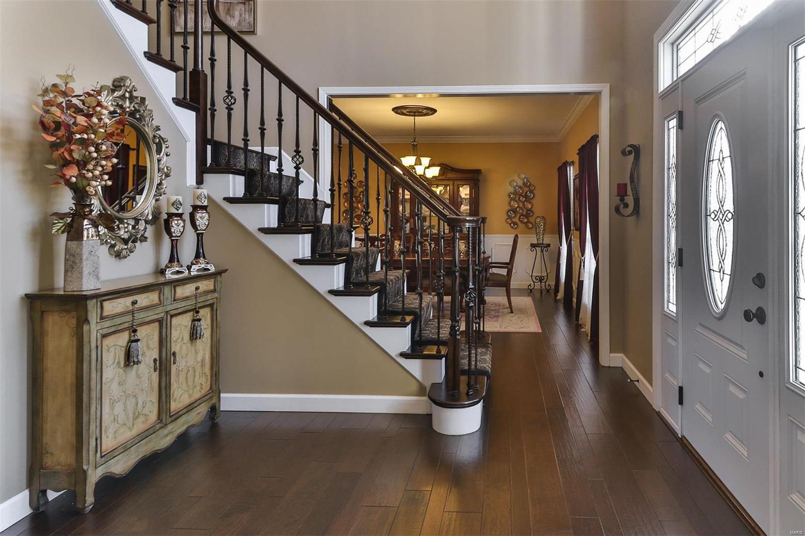 578 Castle Ridge Drive Ballwin, MO 63021 - Photo 4 of 40 Gallery Image 4