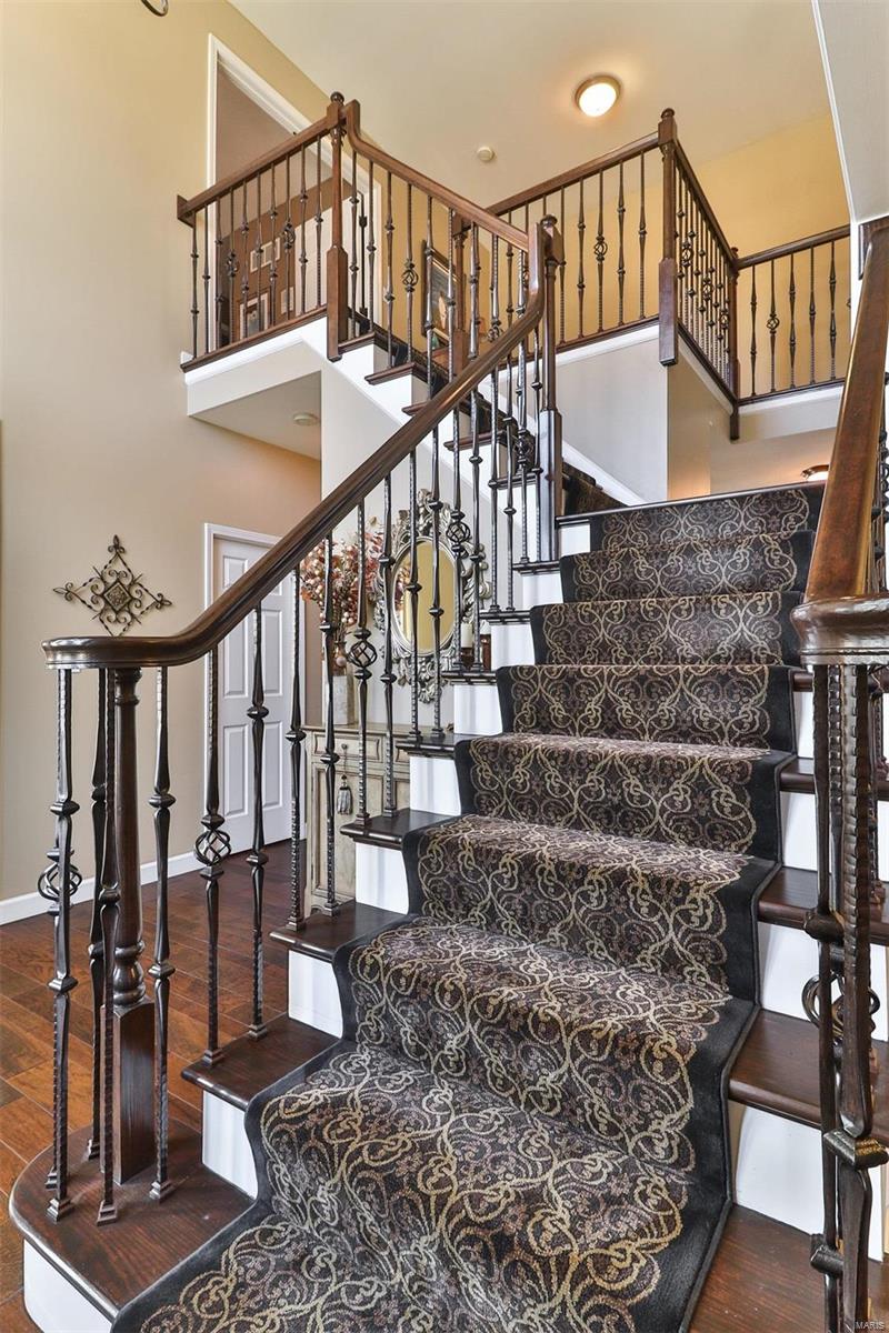 578 Castle Ridge Drive Ballwin, MO 63021 - Photo 5 of 40 Gallery Image 5