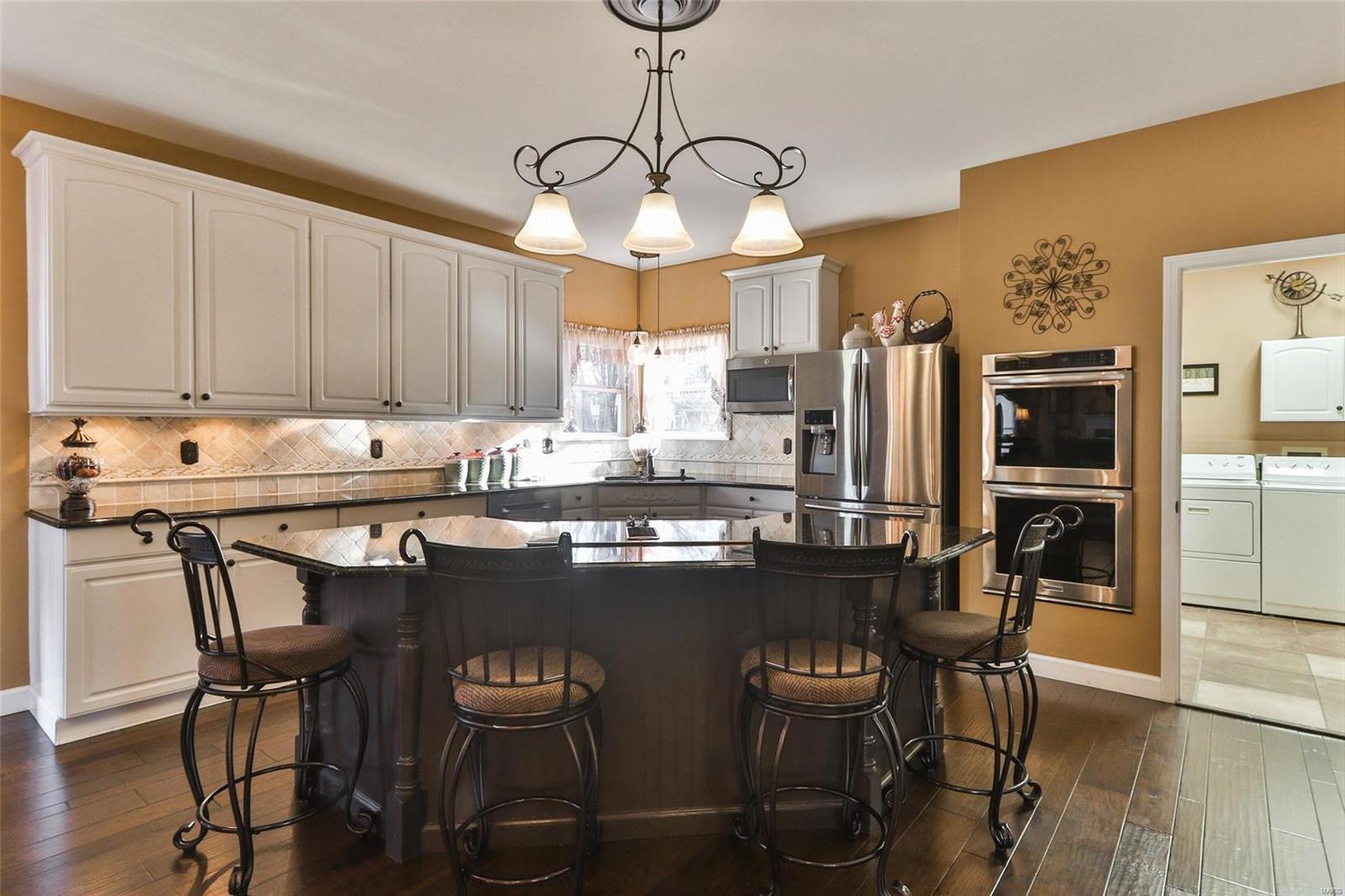 578 Castle Ridge Drive Ballwin, MO 63021 - Photo 8 of 40 Gallery Image 8