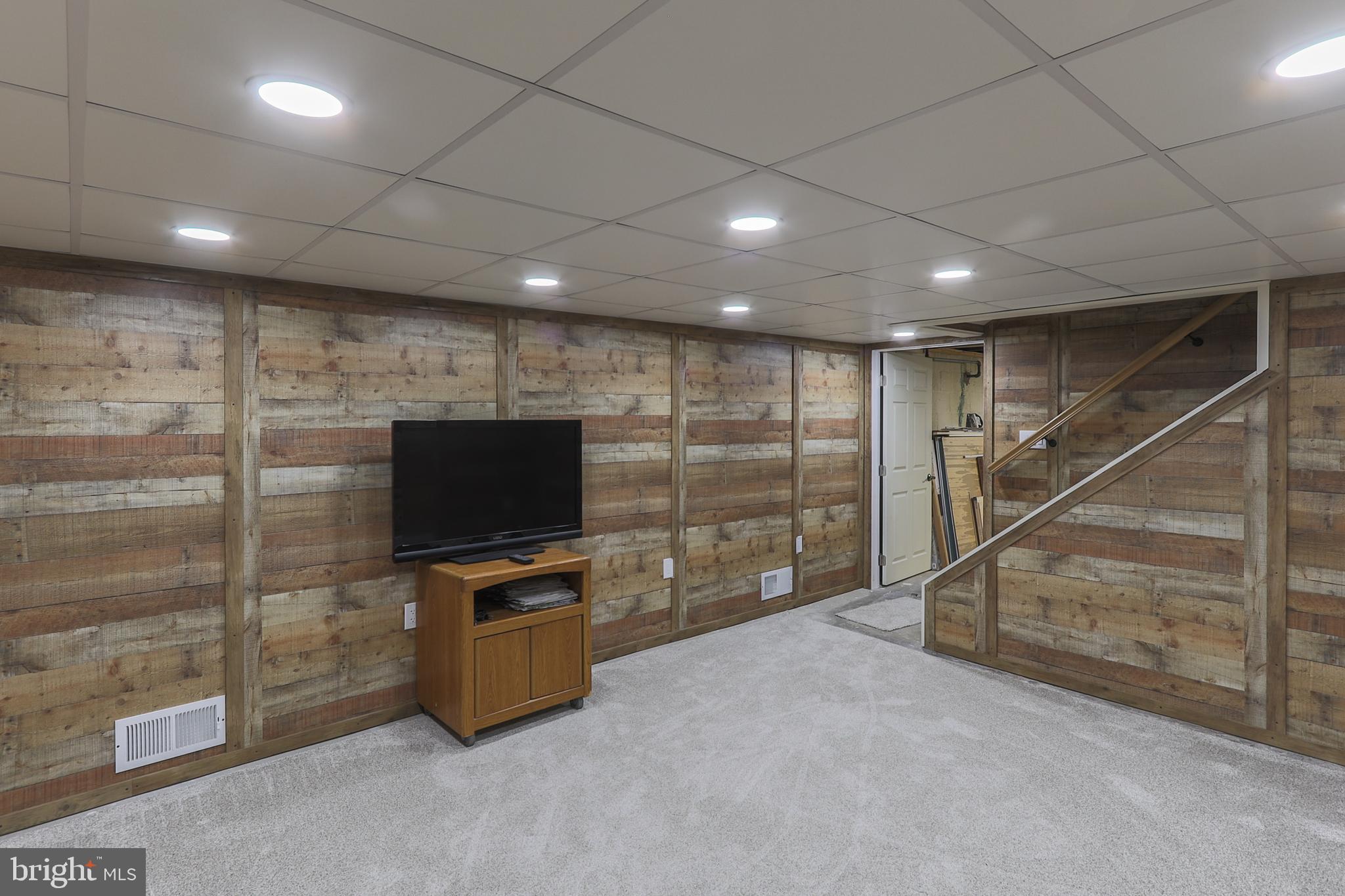 103 Valley Road Wilmington, DE 19804 - Photo 29 of 47 Finished Family Room