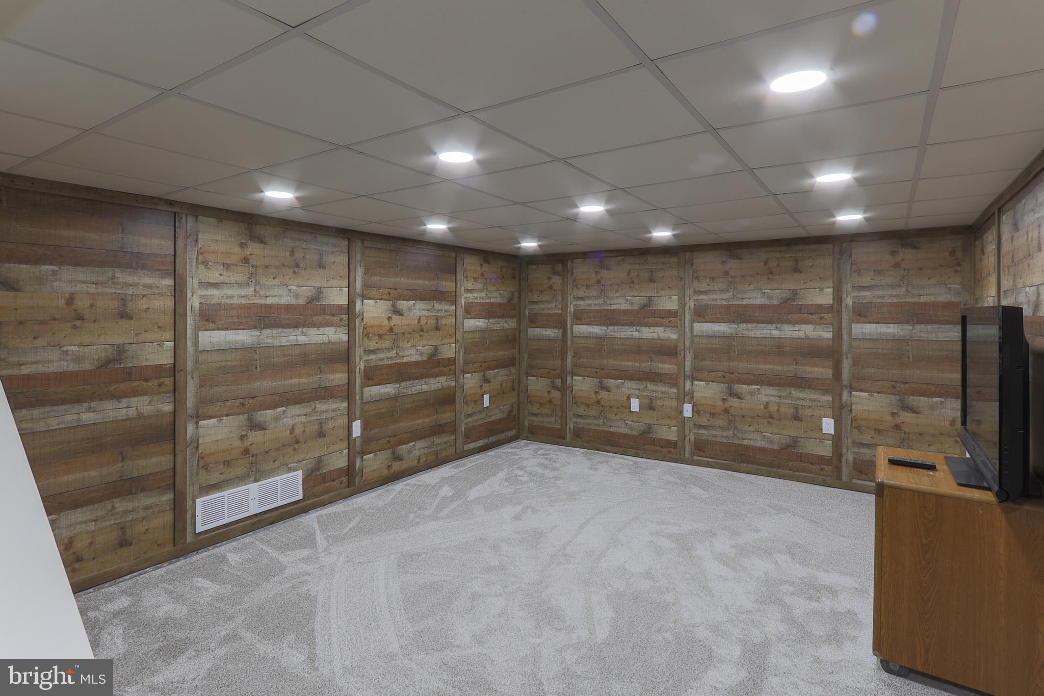 103 Valley Road Wilmington, DE 19804 - Photo 31 of 47 Finished Family Room