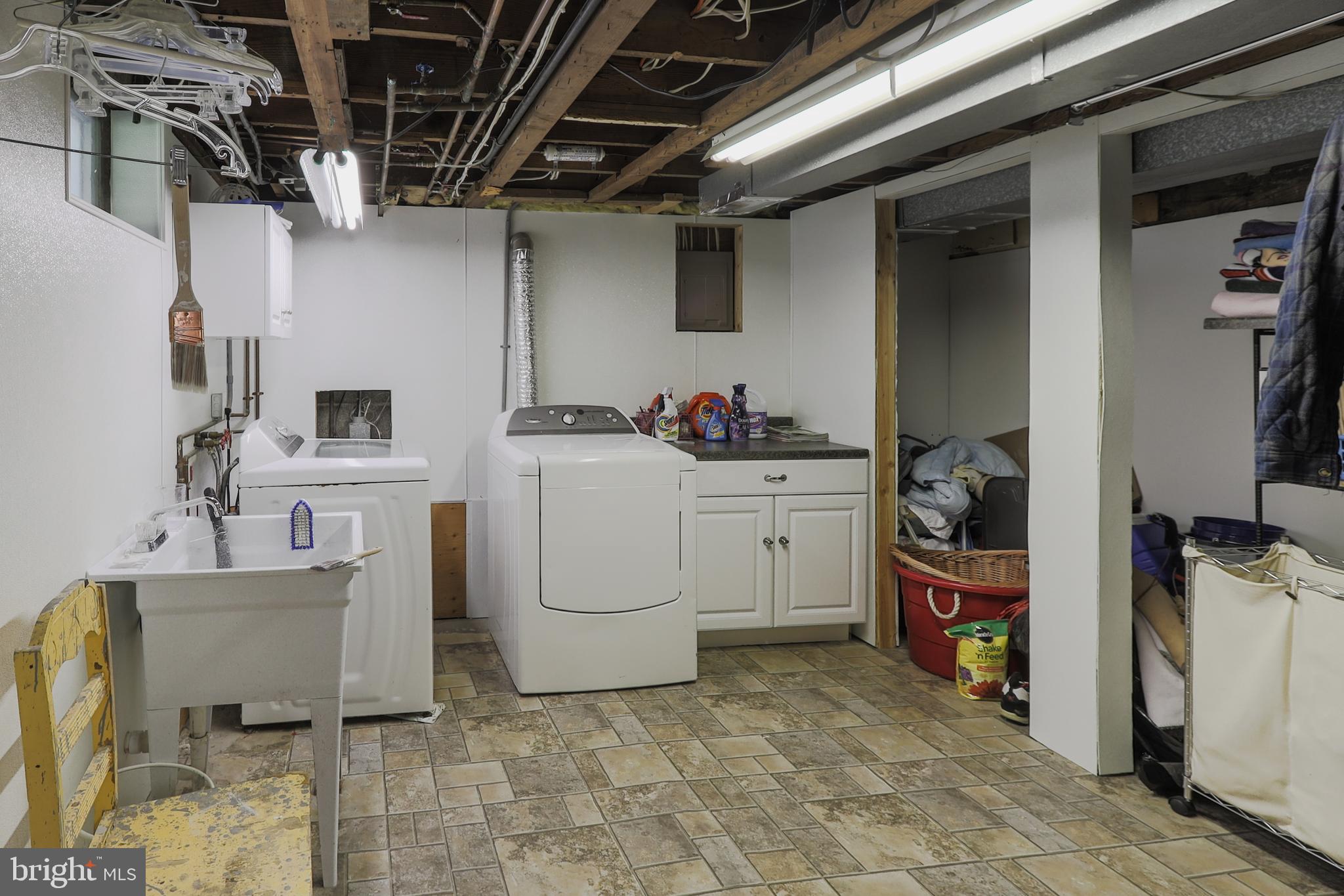 103 Valley Road Wilmington, DE 19804 - Photo 32 of 47 Laundry Space