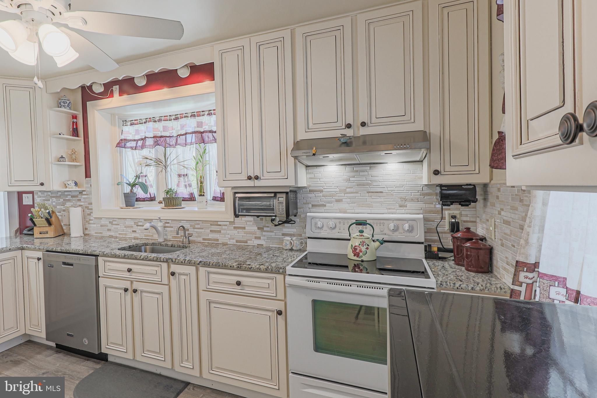 103 Valley Road Wilmington, DE 19804 - Photo 9 of 47 Updated Kitchen