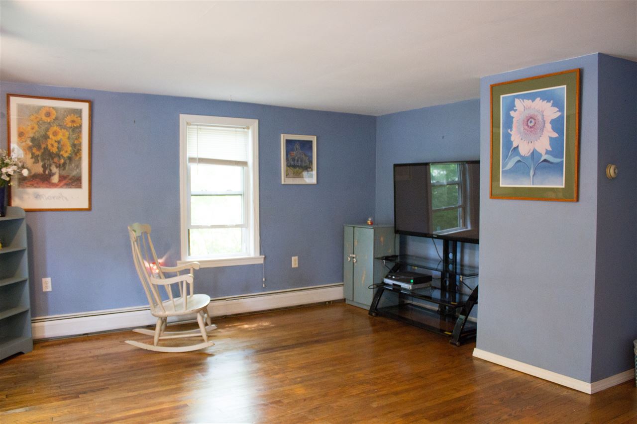 8 High Street Derry, NH 03038 - Photo 7 of 22 Gallery Image 7