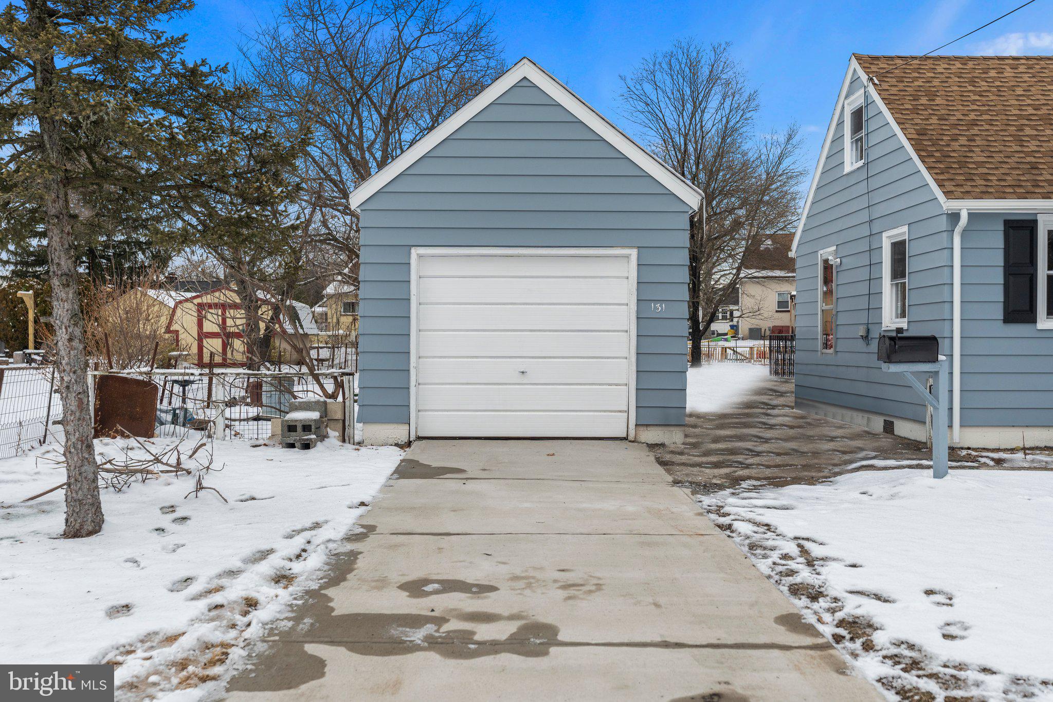 131 Cuthbert Road Cinnaminson, NJ 08077 - Photo 4 of 26 Gallery Image 4