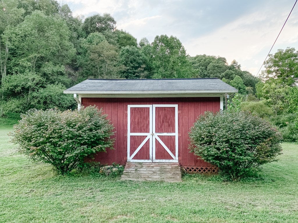 1427 Bandy Road Cedar Bluff, VA 24609 - Photo 11 of 47 Gallery Image 11