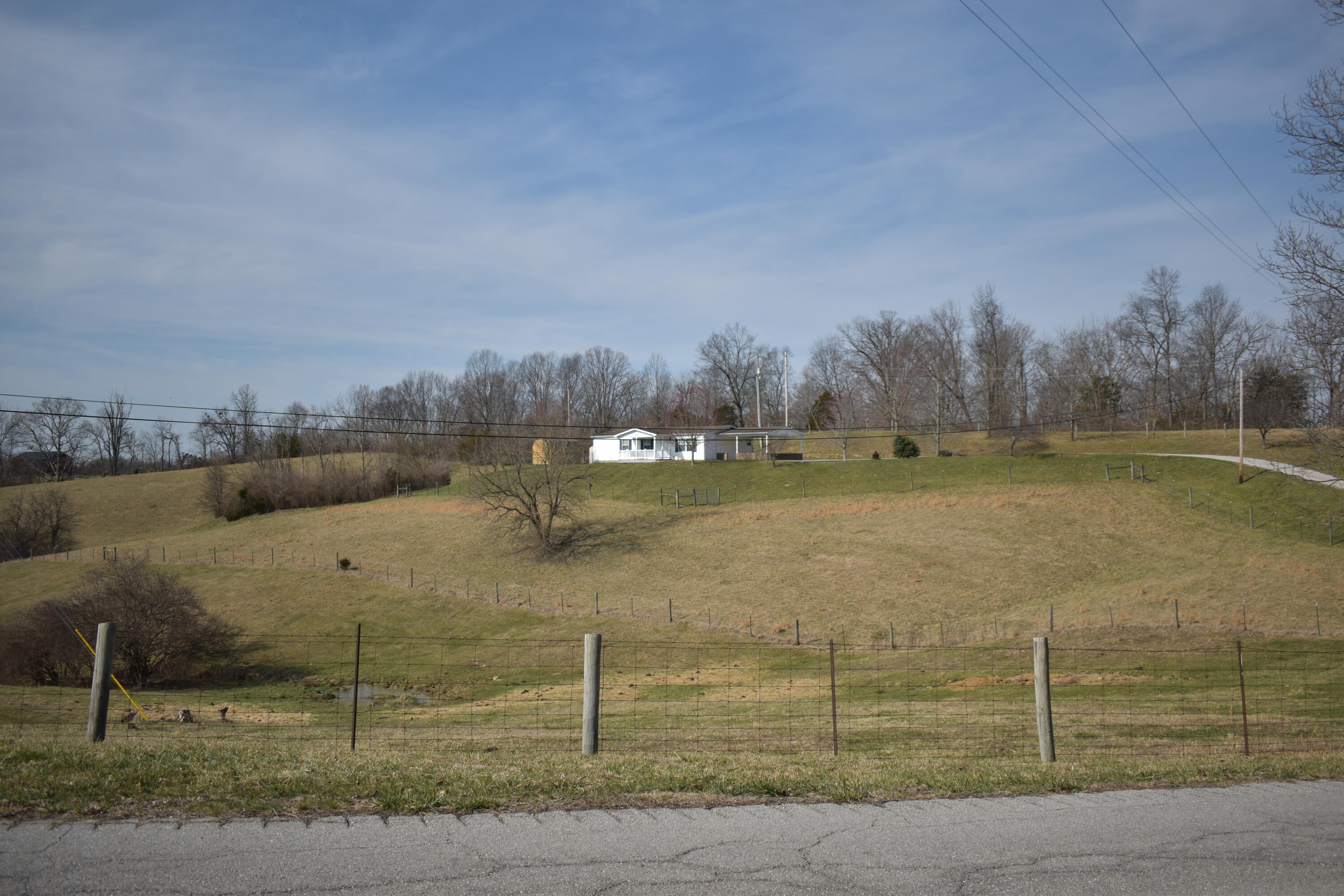1077 Beaver Lake Road Lawrenceburg, KY 40342 - Photo 4 of 32 DSC_0053