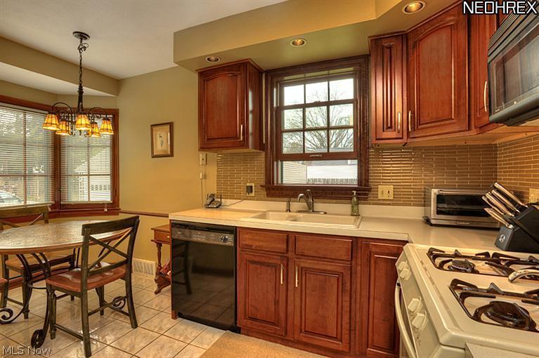 19254 North Sagamore Road Fairview Park, OH 44126 - Photo 7 of 22
