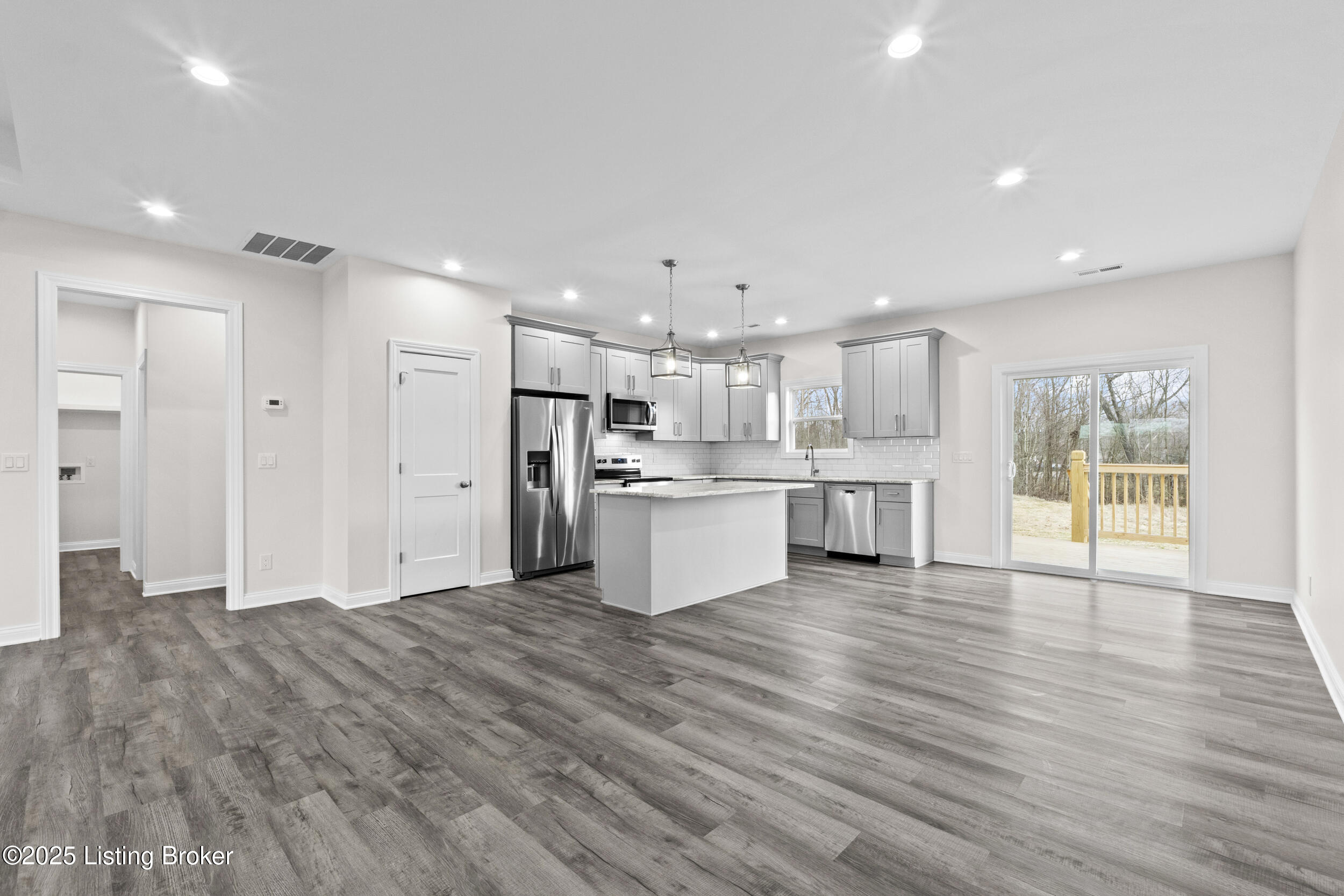 213 Alreva Road Louisville, KY 40216 - Photo 7 of 19 dsc05311