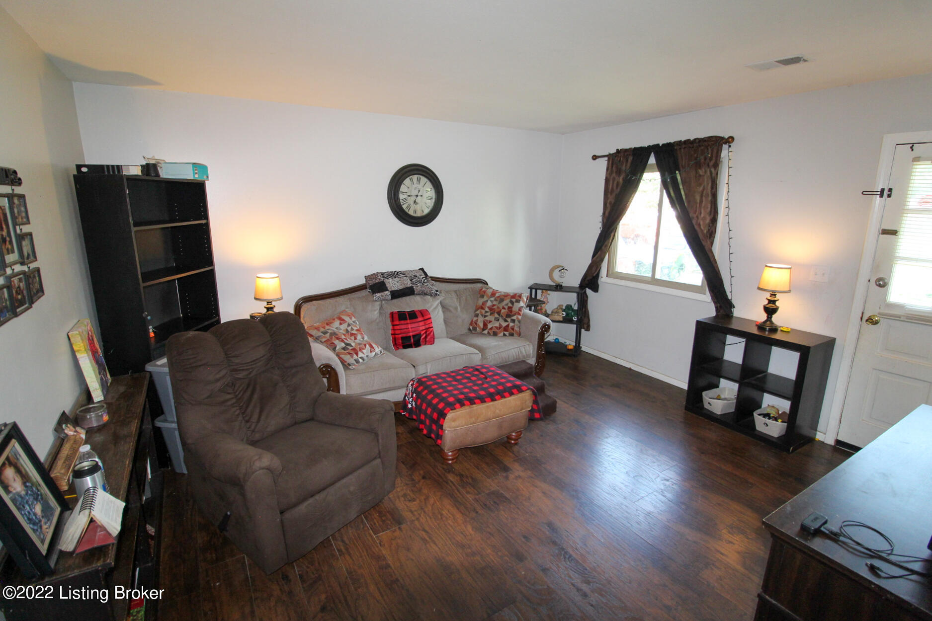 6807 Barfield Road Louisville, KY 40258 - Photo 7 of 32 IMG_1372