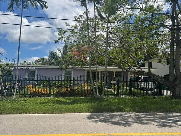 $586,500 | 11290 Southwest 47th Terrace, Miami, FL 33165