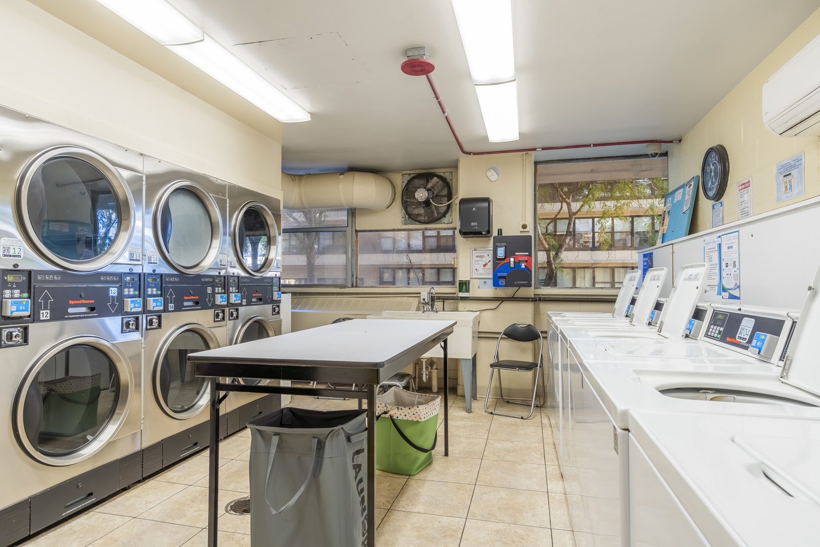 5757 North Sheridan Road, Unit 19D Chicago, IL 60660 - Photo 25 of 36 Gallery Image 25