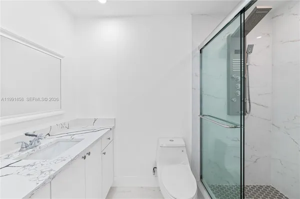 $3,300 | 365 Northwest 109th Avenue, Unit 701, Miami, FL 33172