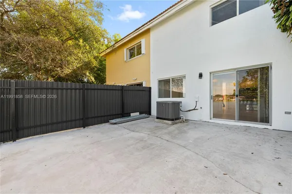 $3,300 | 365 Northwest 109th Avenue, Unit 701, Miami, FL 33172