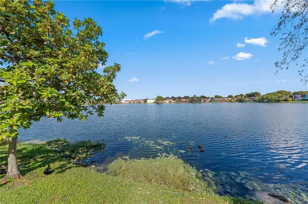 $3,300 | 365 Northwest 109th Avenue, Unit 701, Miami, FL 33172