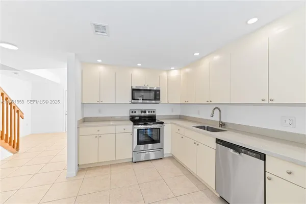 $3,300 | 365 Northwest 109th Avenue, Unit 701, Miami, FL 33172