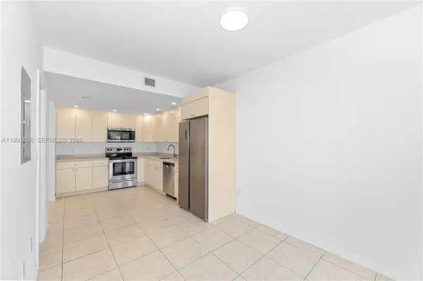 $3,300 | 365 Northwest 109th Avenue, Unit 701, Miami, FL 33172