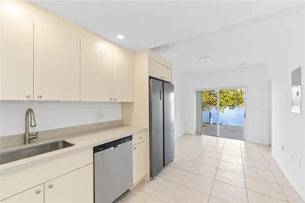 $3,300 | 365 Northwest 109th Avenue, Unit 701, Miami, FL 33172