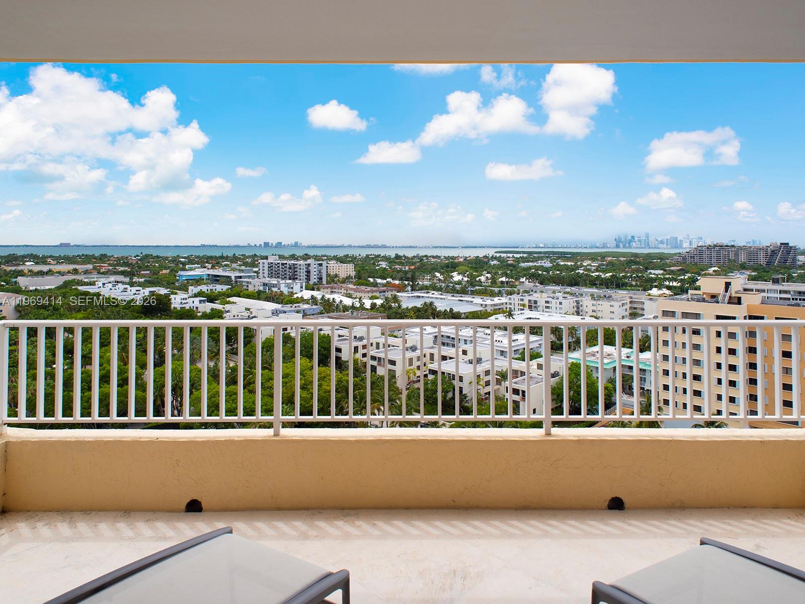 781 Crandon Boulevard, Unit 1405 Key Biscayne, FL 33149 - Photo 12 of 21