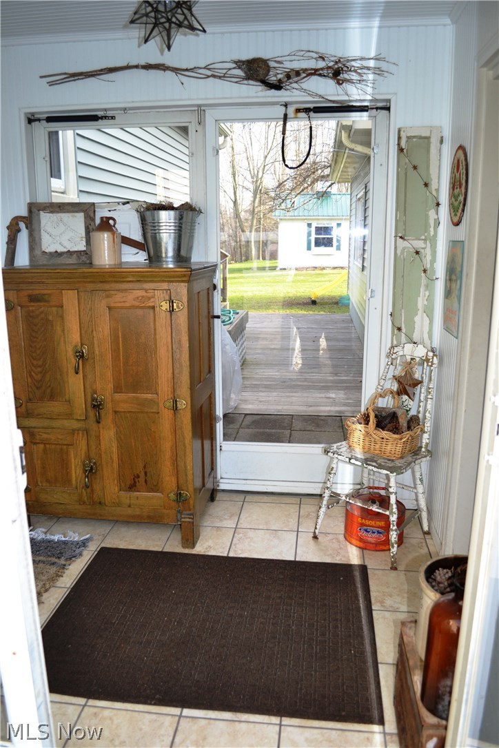 12569 Butternut Road Burton, OH 44021 - Photo 23 of 25 Breezeway between garage and home.