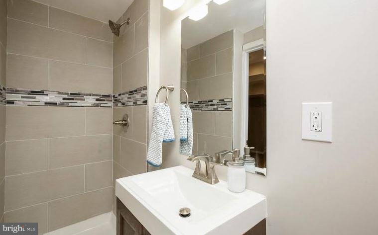 8135 Gray Haven Road Baltimore, MD 21222 - Photo 20 of 30 Bath