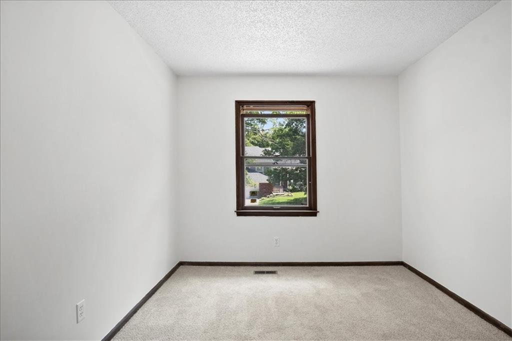 14204 South Raintree Drive Olathe, KS 66062 - Photo 15 of 29